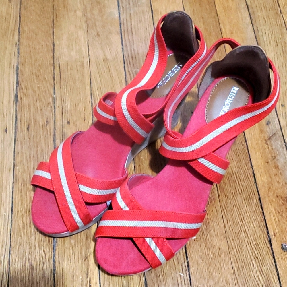 Target brand Merona red & cream ladies wedge sandal, size 11
